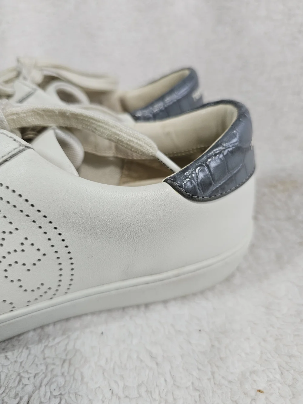 Tory Burch White Logo Sneakers Shoes size 7.5